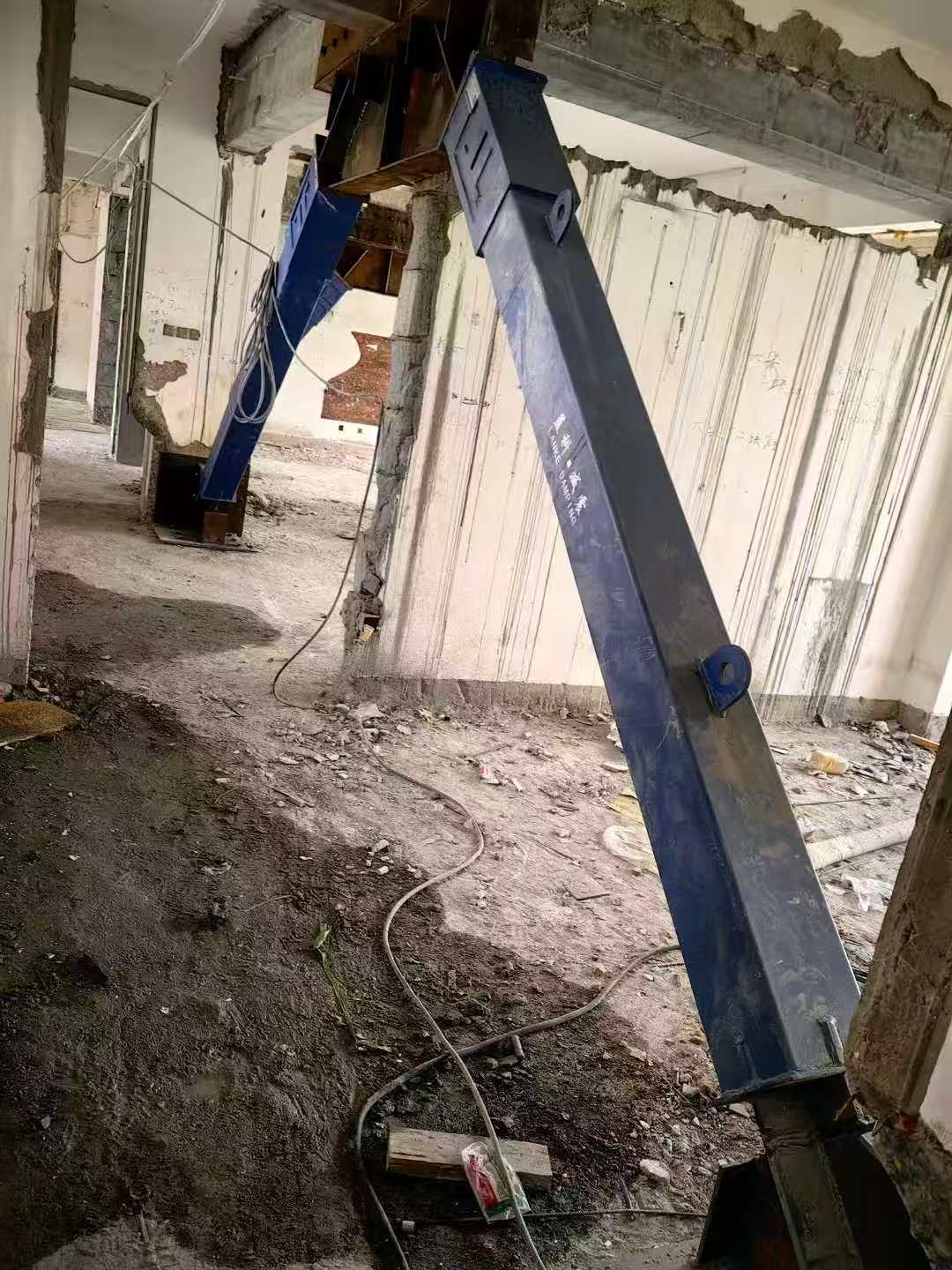 徐汇柱子粘钢加固施工工艺